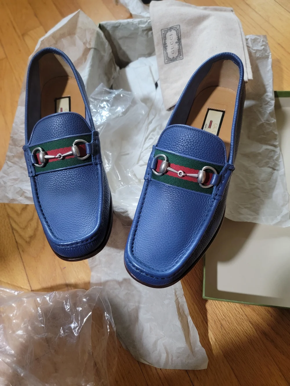 Gucci Men’s Blue Leather Loafers with signature detailing. Size 8.5. US 9.